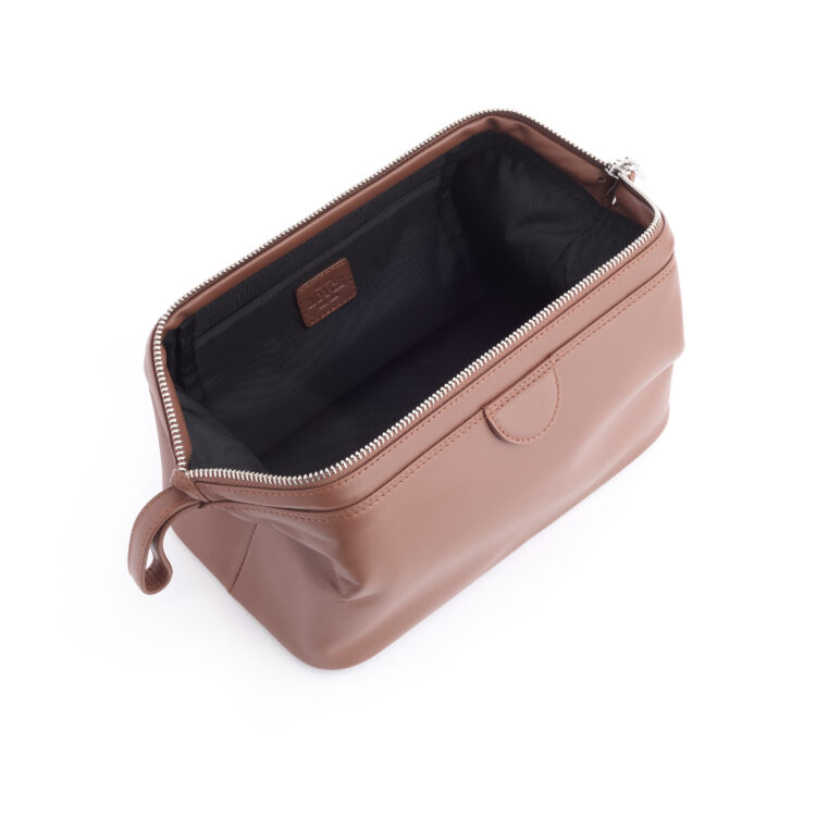 Classic Toiletry Bag Dopp Kit, tan